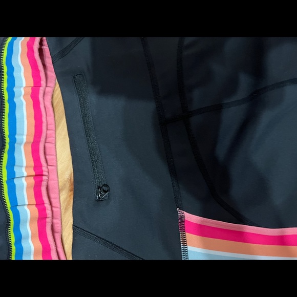 IVL sold out rainbow leggings and x back sports bra - Picture 6 of 7